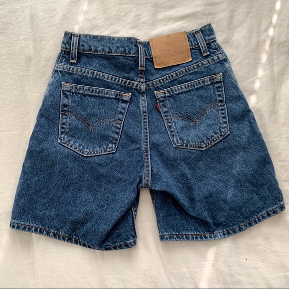 Levi’s 505 Long Dark Wash Denim Shorts - Picture 2 of 4